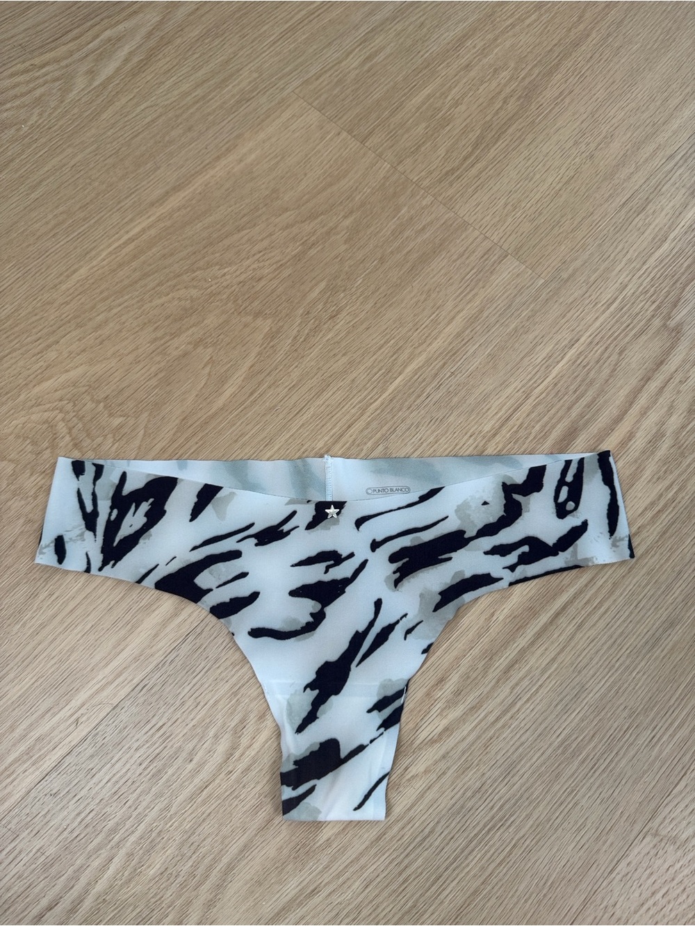 Punto Blanco Seamless Thong Panty S-M